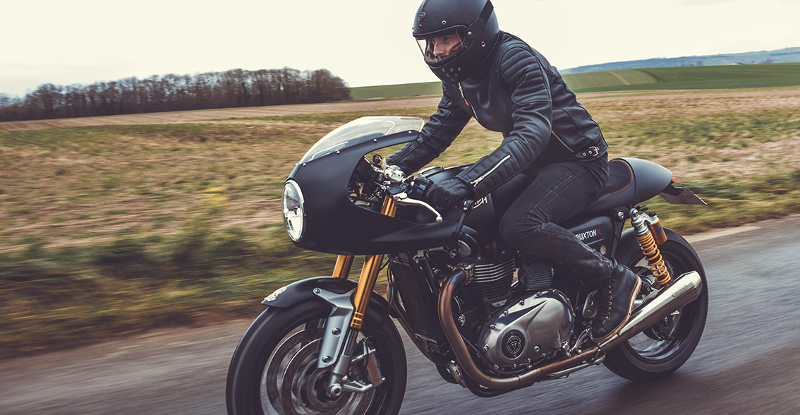 Essaie de la Triumph Thruxton 1200 R par Gentlemen's Factory. 