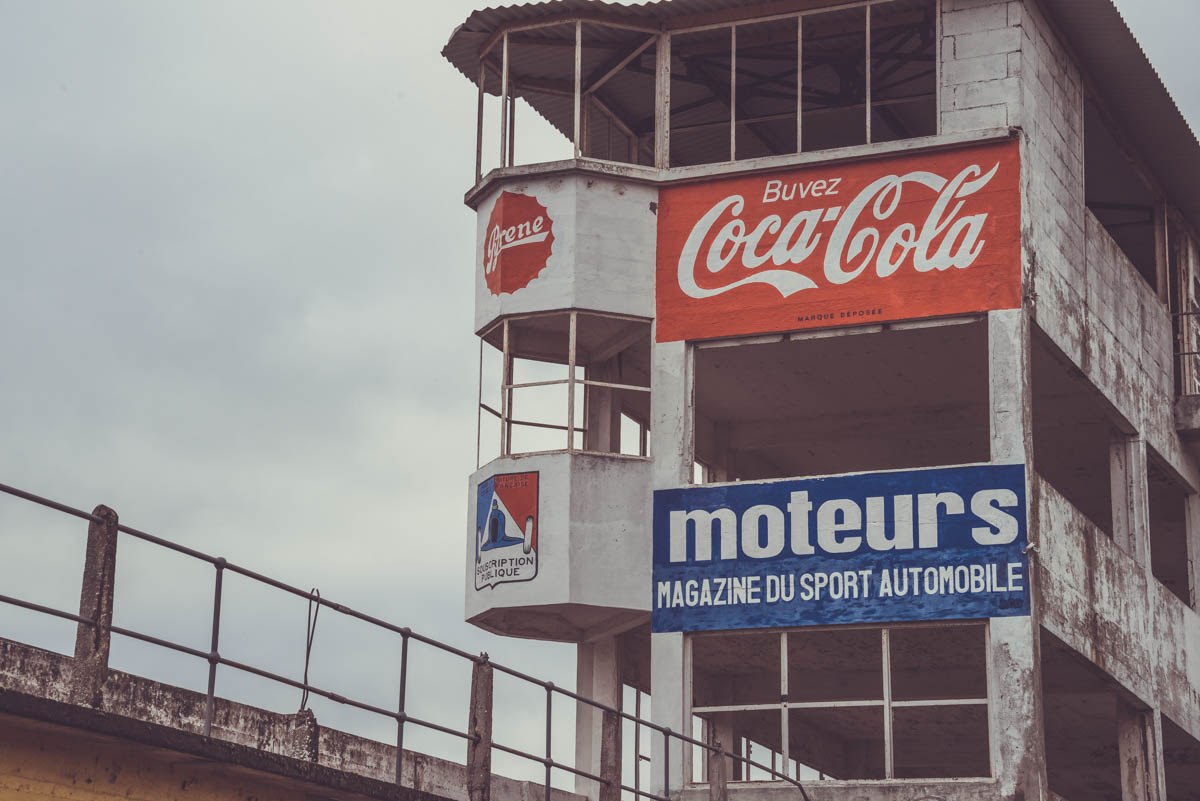 Coca cola, publicité peinte à la main, circuit de Gueux, circuit automobile