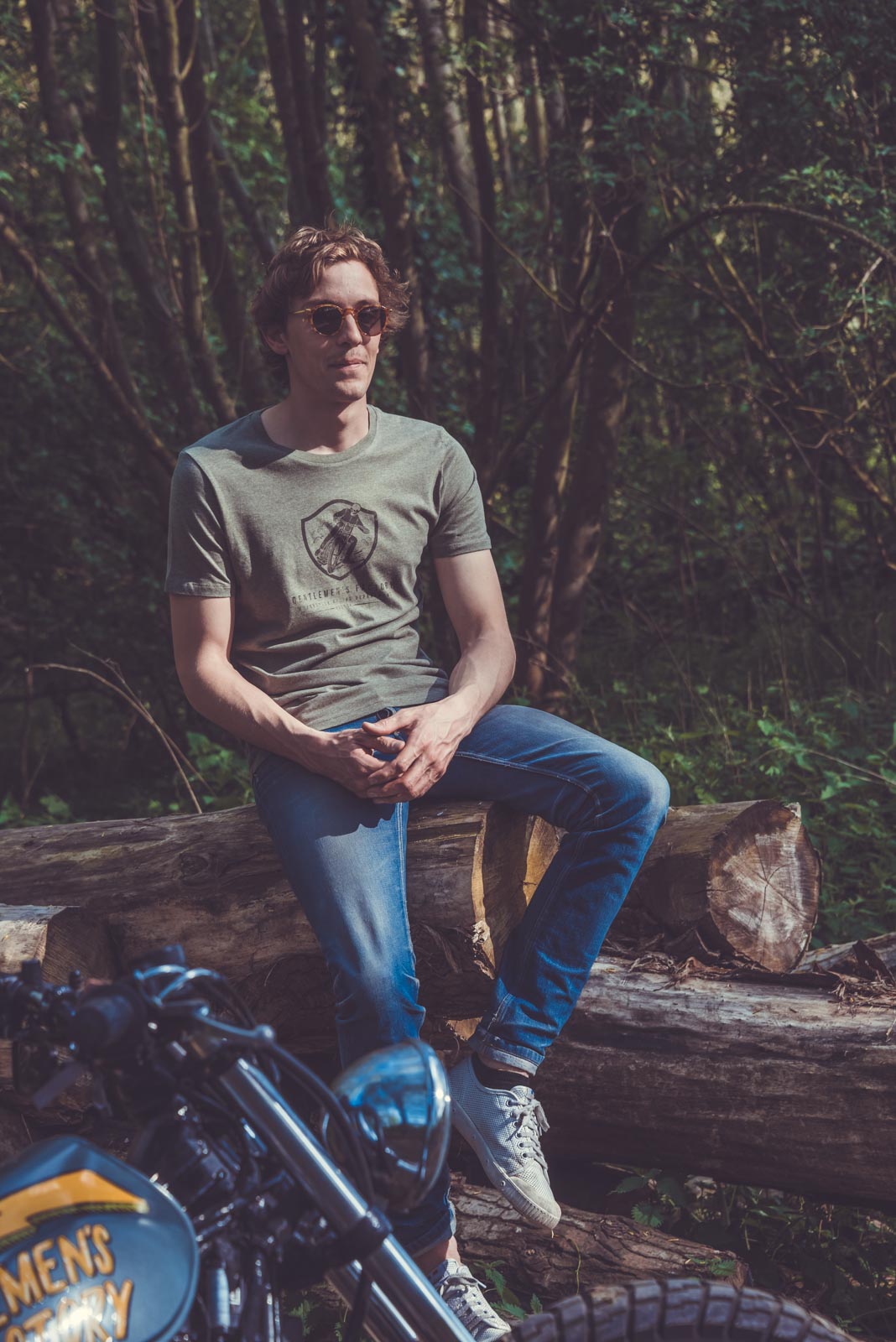Tee-shirt Kaki Gentlemen's Factory motif Flat track