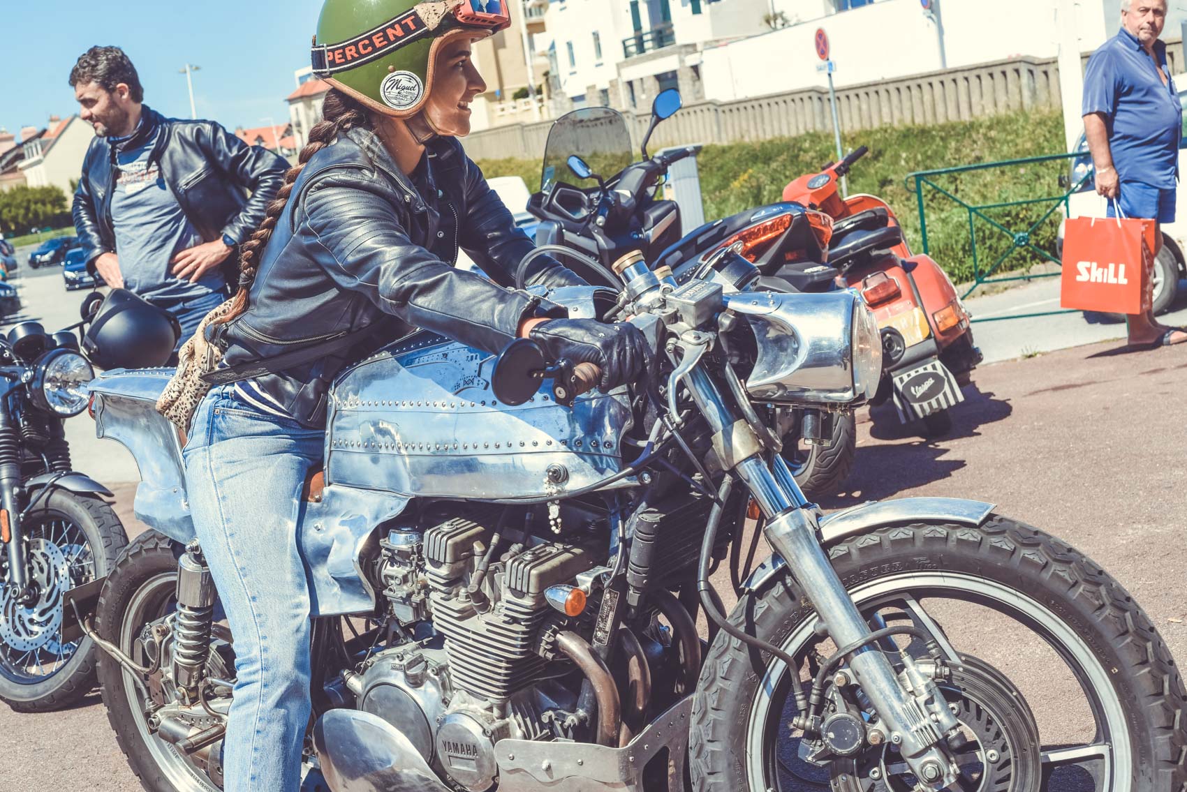 Wheels and Waves - Biarritz en moto vintage ou custom - Harley Davidson - Gentlemen's Factory - l'événement moto de la scène custom et motos de caractères, du surf, du skate, des motos préparée, des balades dans le pays Basque