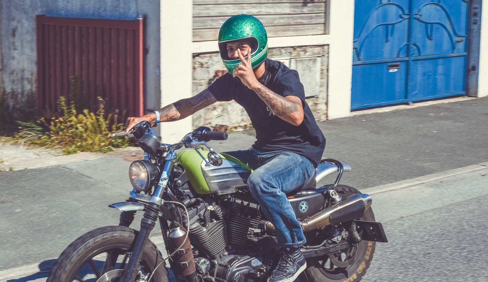 Wheels and Waves - Biarritz on vintage or custom motorcycle - Harley Davidson - Gentlemen's Factory - the motorcycle event of the custom scene and character bikes