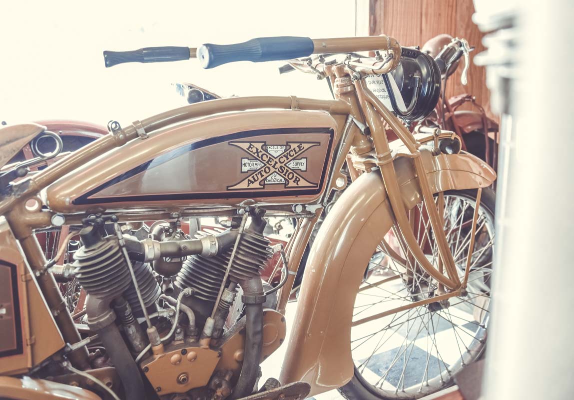 Indian in THE SHOP Ventura California, Indian Motorcycle specialist, Photos Laurent Scavone. Vintage garage, vintage motorcycle, old bobber