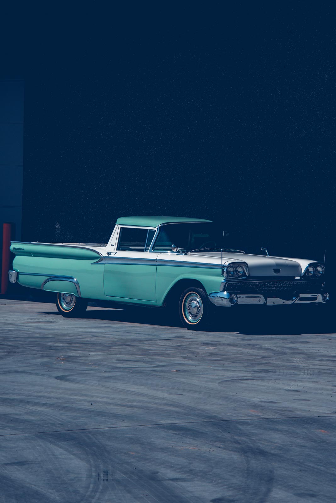 Voitures américaines, muscle car, Hot Rod , Kustom kulture. Malibu, mustang, pick-up ou Ford F150 vous trouverez tout chez American Classics. Chevrolet ou El camino, Camaro ou Pontiac GTO faites votre choix. Photo Laurent Scavone