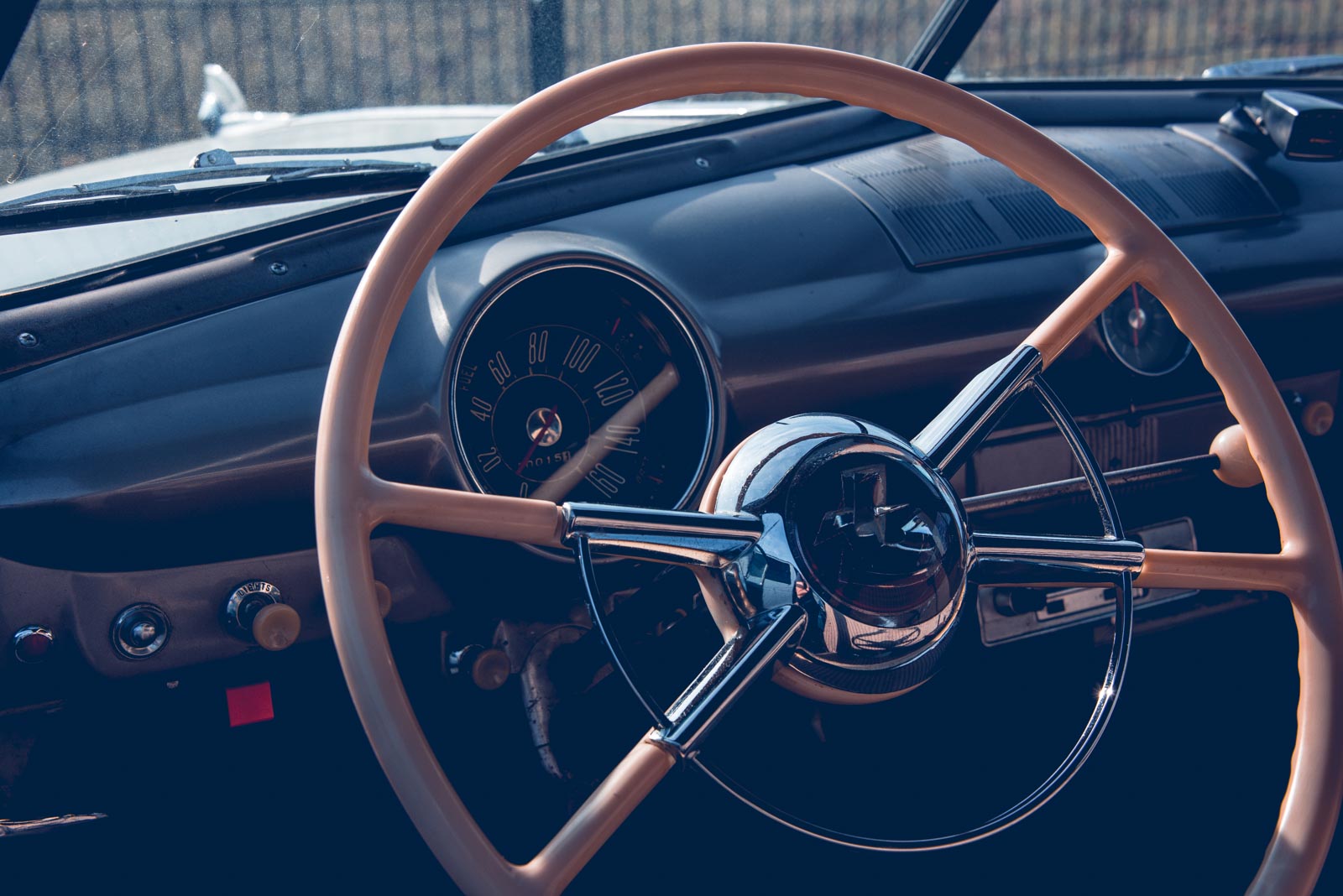 Voitures américaines, muscle car, Hot Rod , Kustom kulture. Malibu, mustang, pick-up ou Ford F150 vous trouverez tout chez American Classics. Chevrolet ou El camino, Camaro ou Pontiac GTO faites votre choix. Photo Laurent Scavone