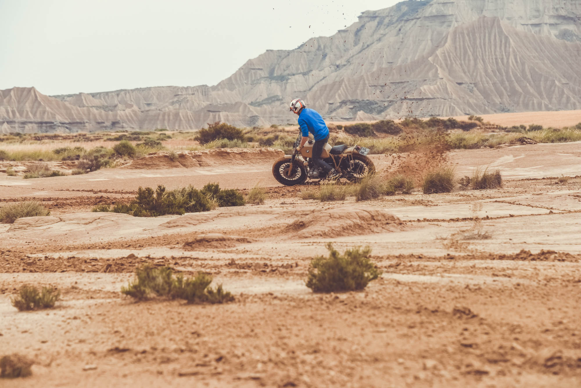 Rod trip motorcycles with friends in the United States, California or Europe. Vintage or retro motorcycles with the entire Gentlemen's Factory team. Photos Laurent Scavone