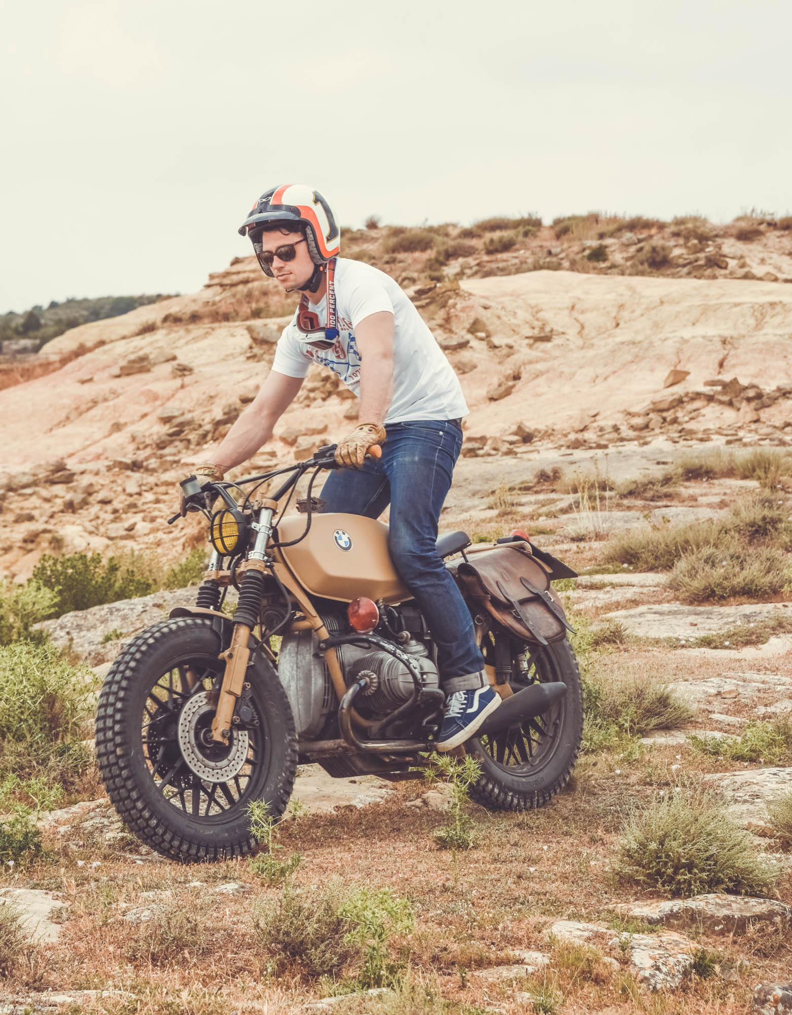 Rod trip motorcycles with friends in the United States, California or Europe. Vintage or retro motorcycles with the entire Gentlemen's Factory team. Photos Laurent Scavone