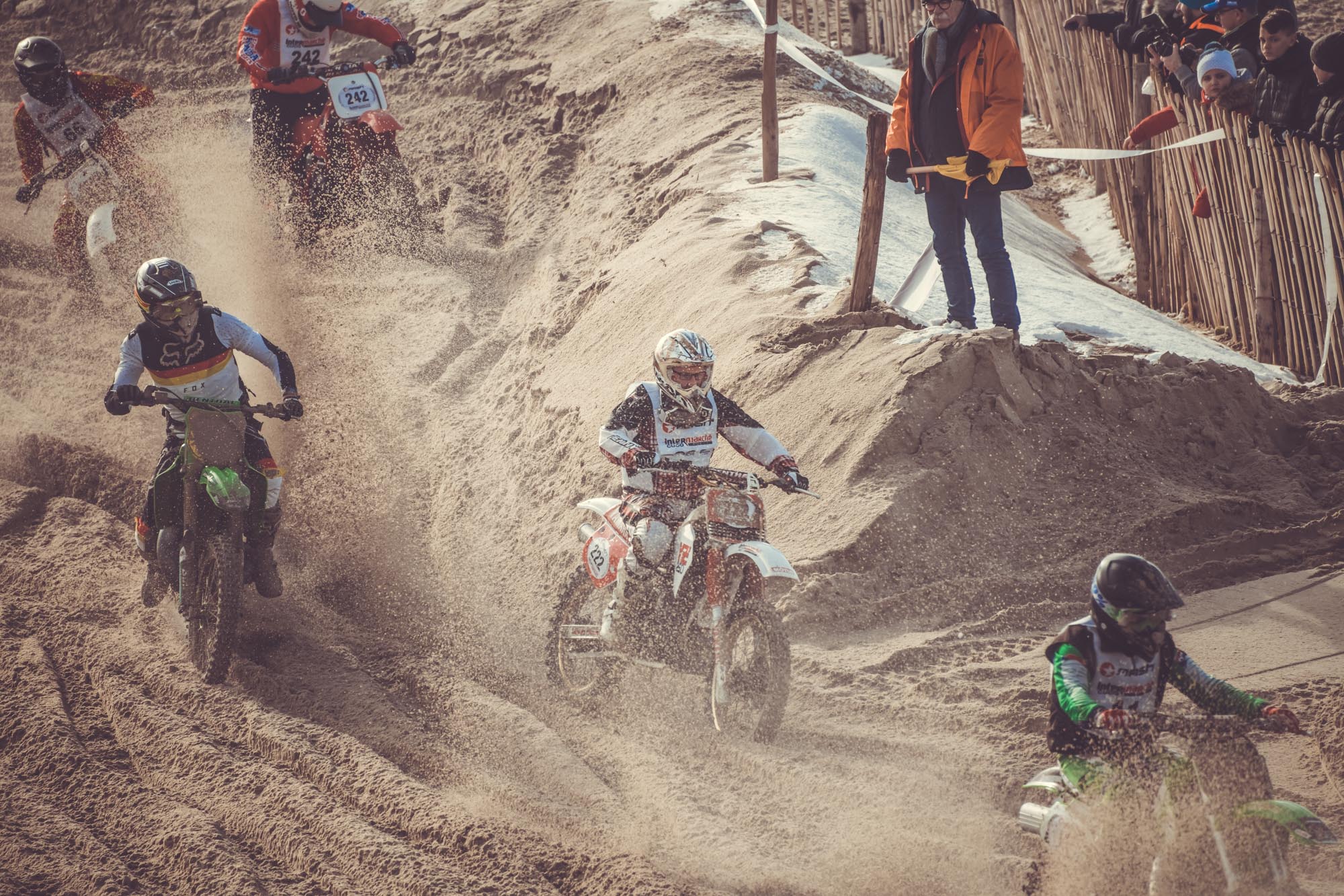 Enduropale du Touquet Vintage, course de moto anciennes photos Laurent Scavone. Yamaha DT, Honda 250 CR, TY, Ossa, Montesa, les plus belles motos cross des années 70 à 1990.